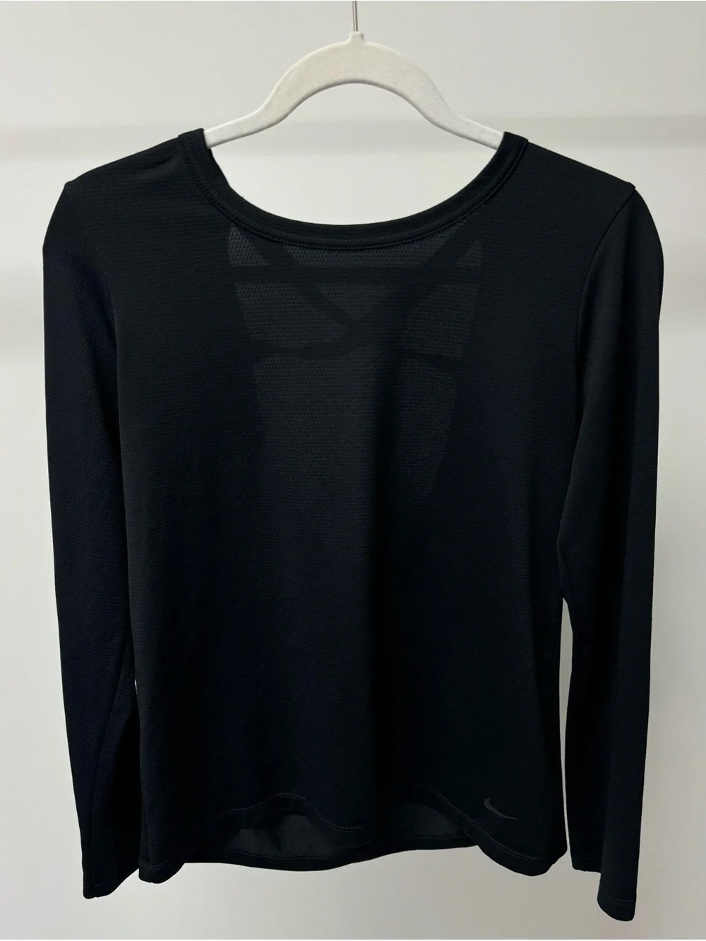 Nike Dri-Fit Long Sleeve Scoop Back Criss-Cross Top‎ in Black, Size S